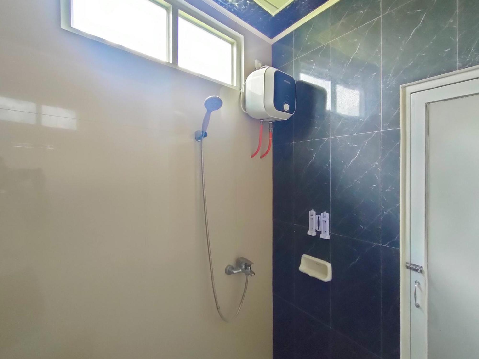 Wates  Reddoorz Syariah Near Stasiun Wates酒店 外观 照片